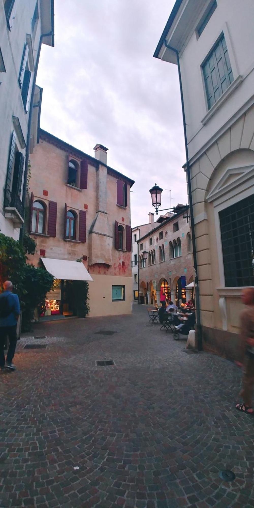 Ampi Spazi, A Piedi In Centro. Lägenhet Treviso Exteriör bild